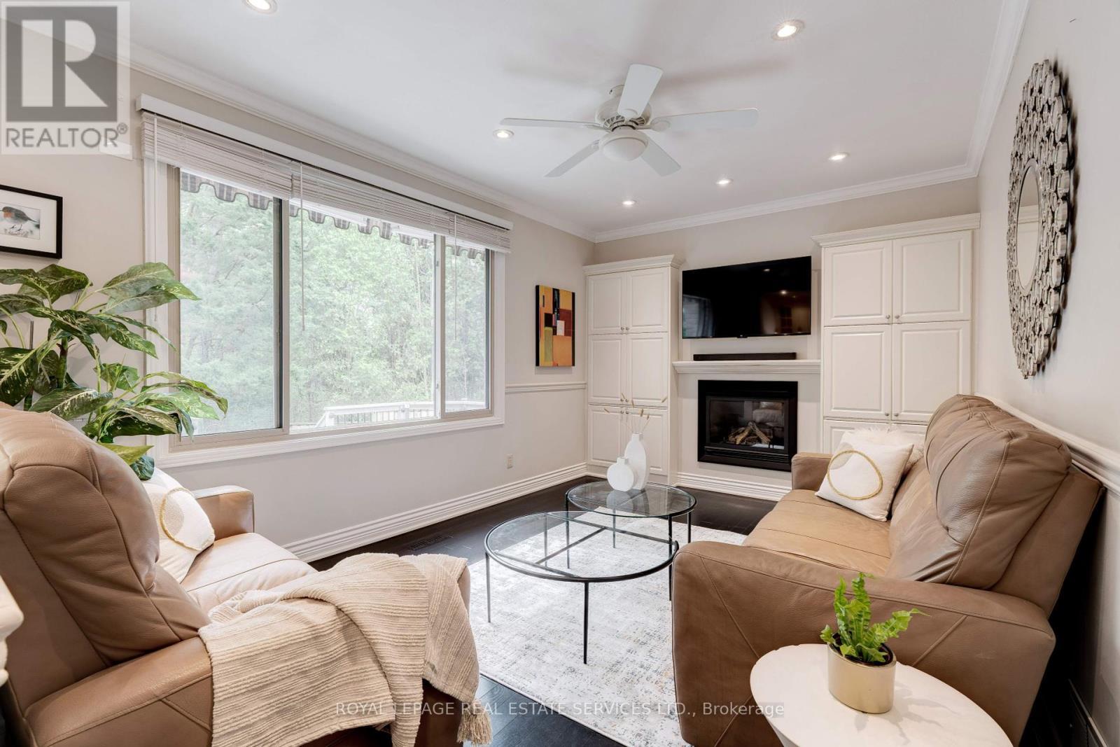 












3282 VICTORIA STREET

,
Oakville,




Ontario
L6L5R3

