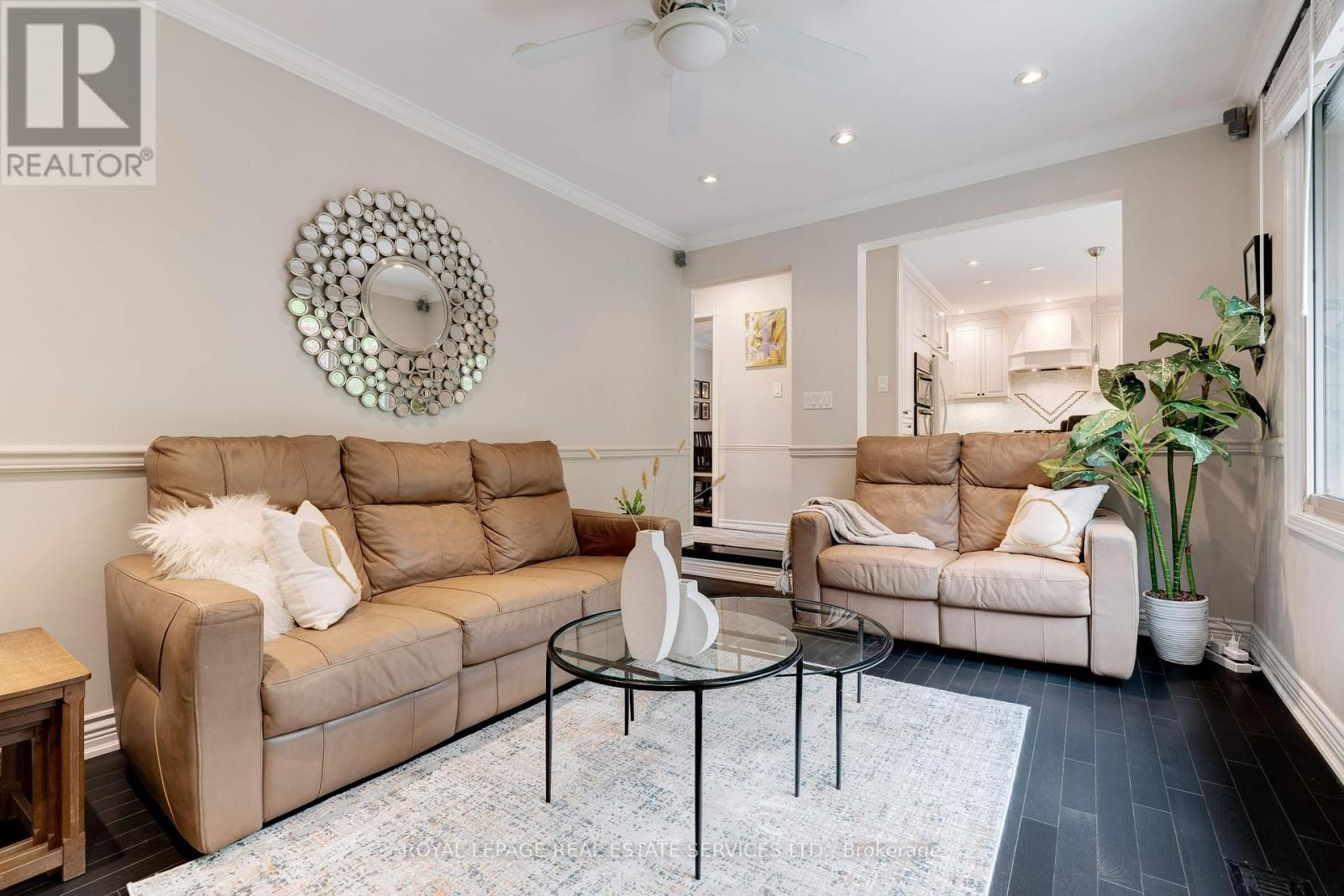 












3282 VICTORIA STREET

,
Oakville,




Ontario
L6L5R3

