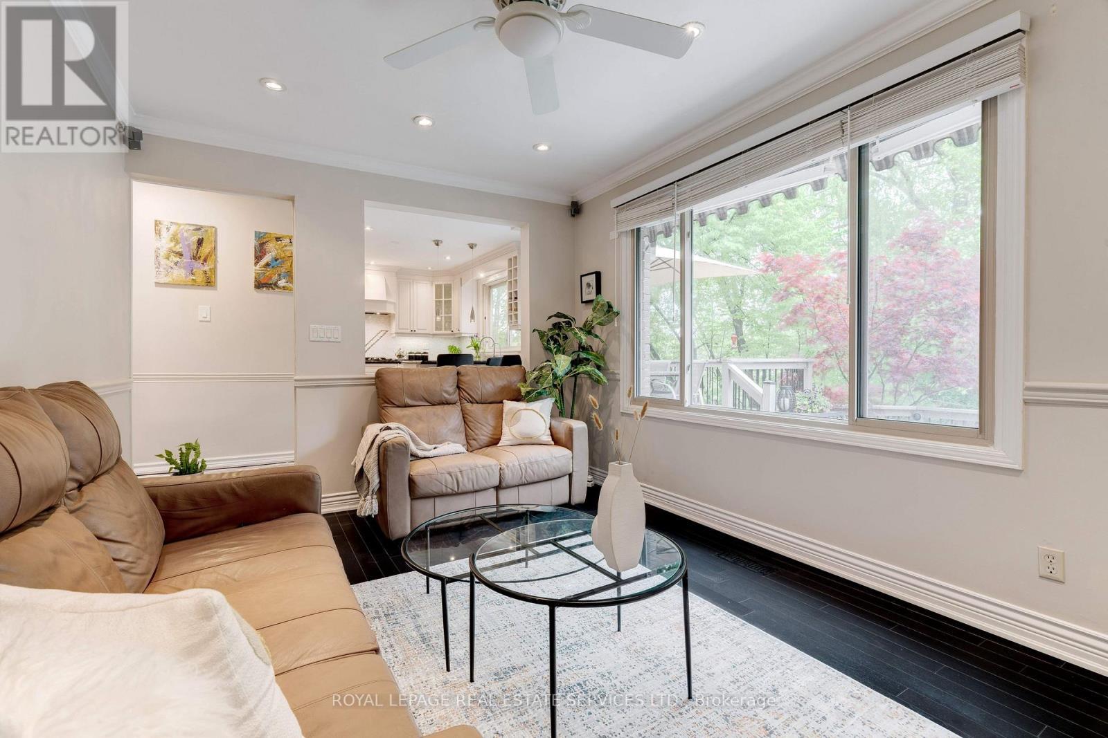 












3282 VICTORIA STREET

,
Oakville,




Ontario
L6L5R3

