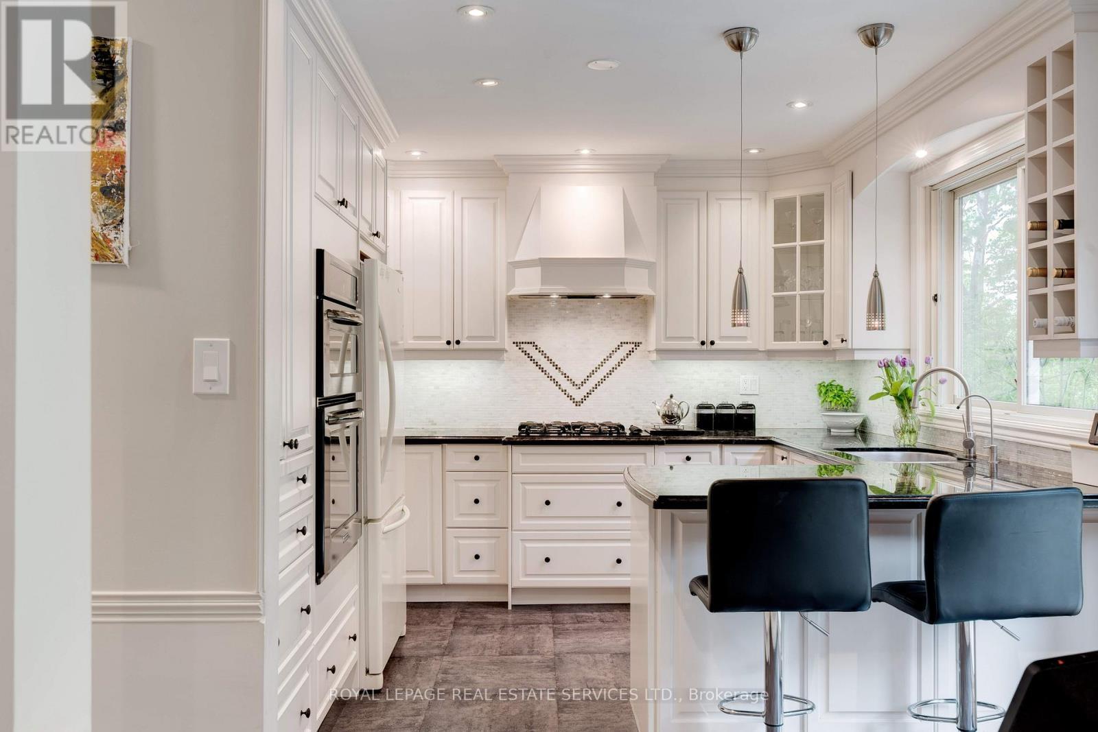 












3282 VICTORIA STREET

,
Oakville,




Ontario
L6L5R3

