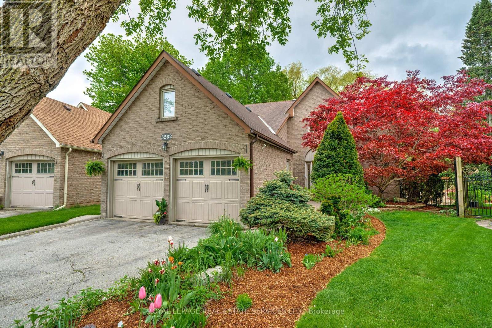 












3282 VICTORIA STREET

,
Oakville,




Ontario
L6L5R3

