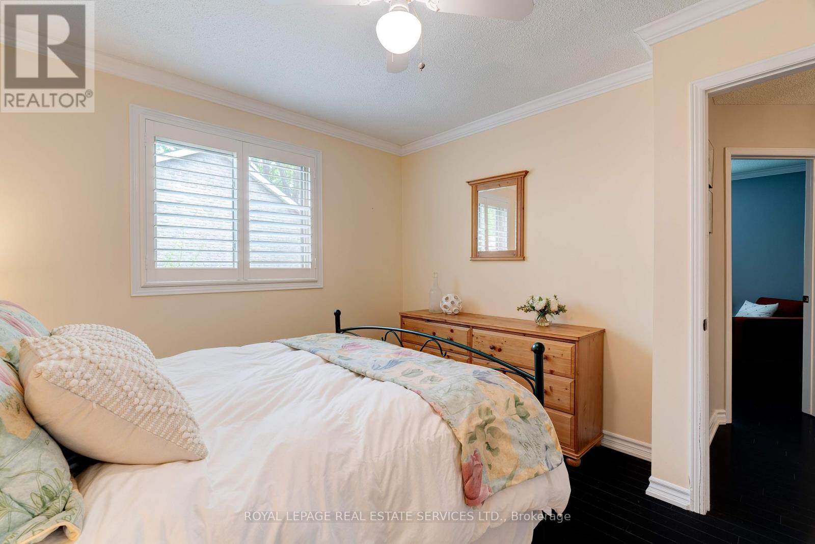 












3282 VICTORIA STREET

,
Oakville,




Ontario
L6L5R3

