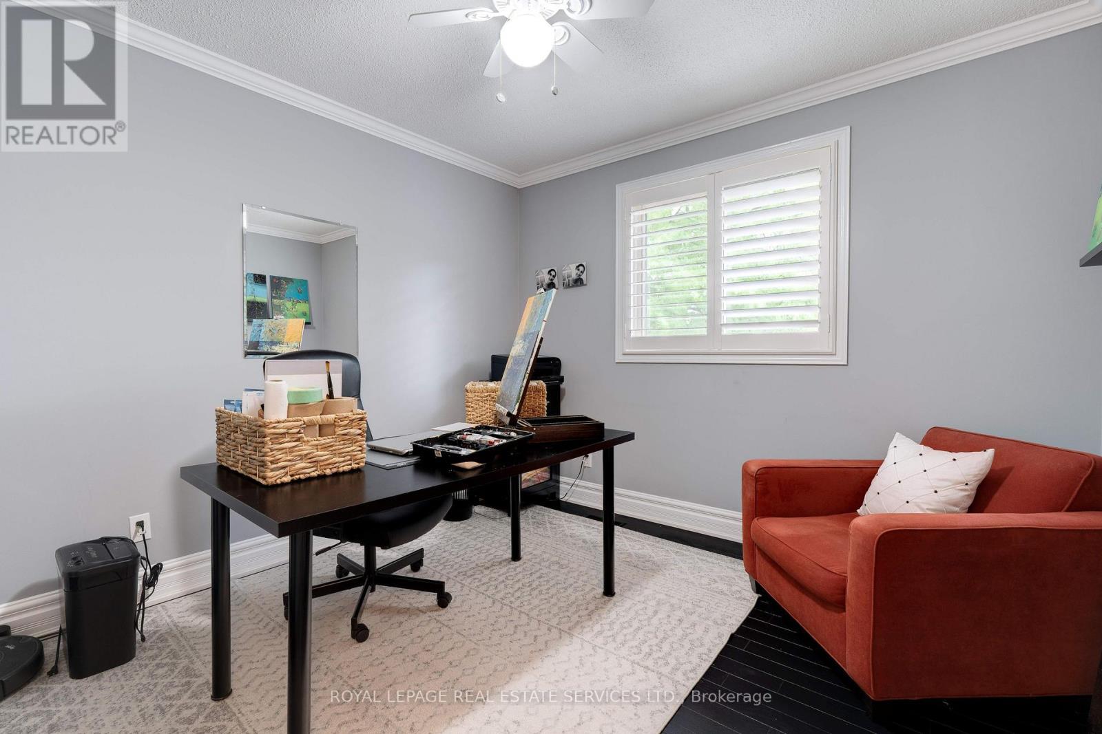 












3282 VICTORIA STREET

,
Oakville,




Ontario
L6L5R3

