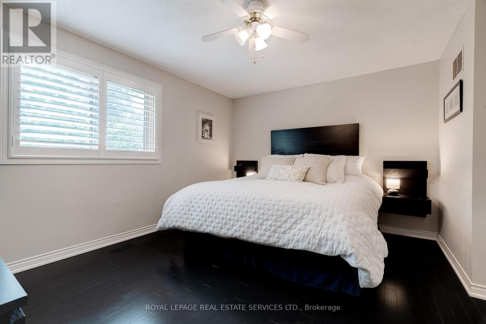 












3282 VICTORIA STREET

,
Oakville,




Ontario
L6L5R3

