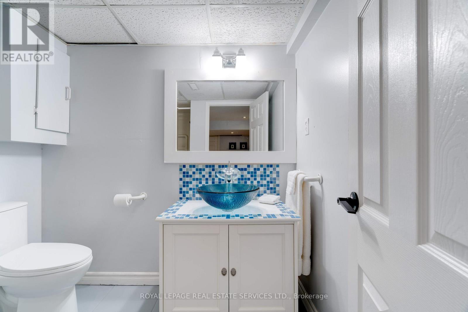 












3282 VICTORIA STREET

,
Oakville,




Ontario
L6L5R3

