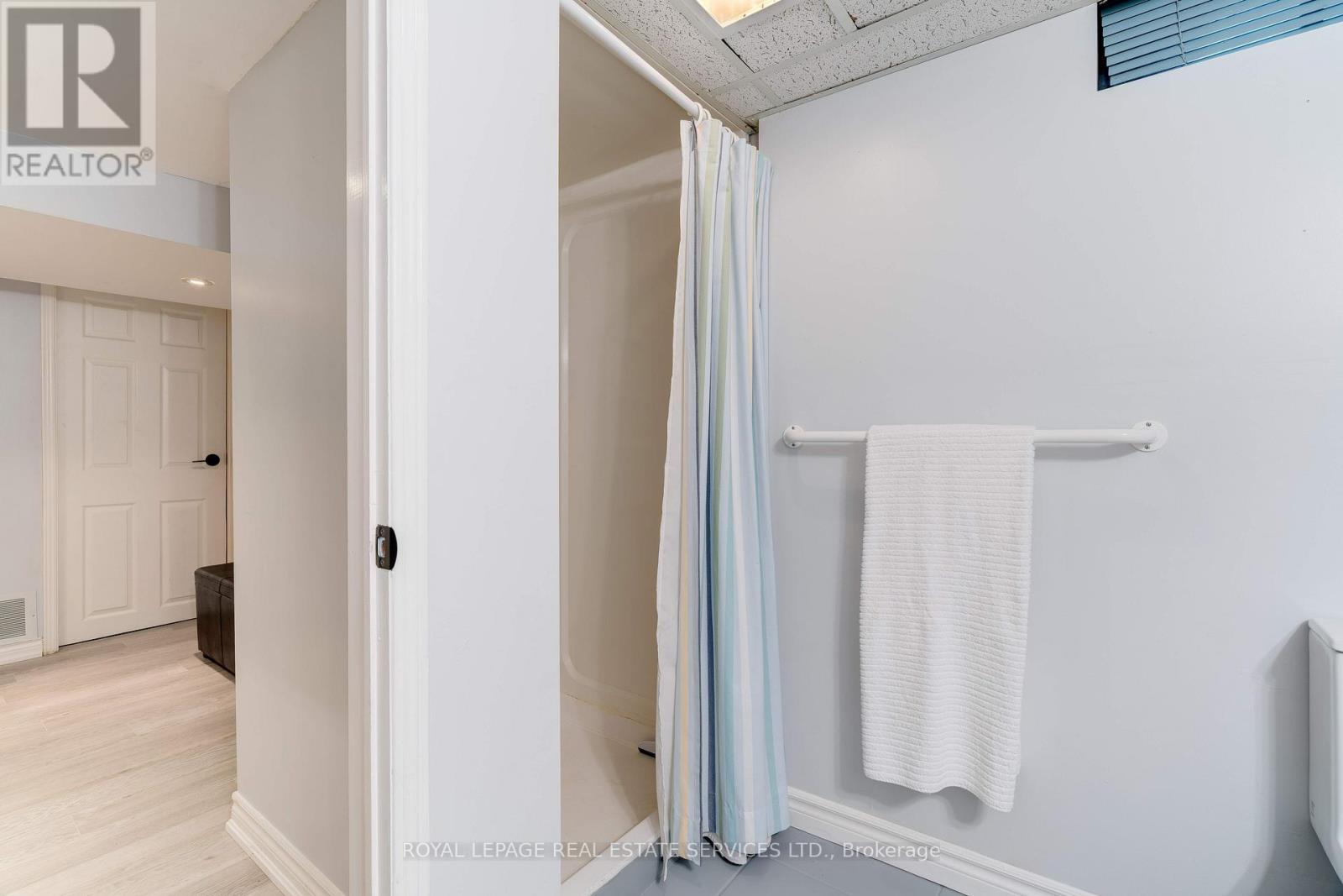 












3282 VICTORIA STREET

,
Oakville,




Ontario
L6L5R3

