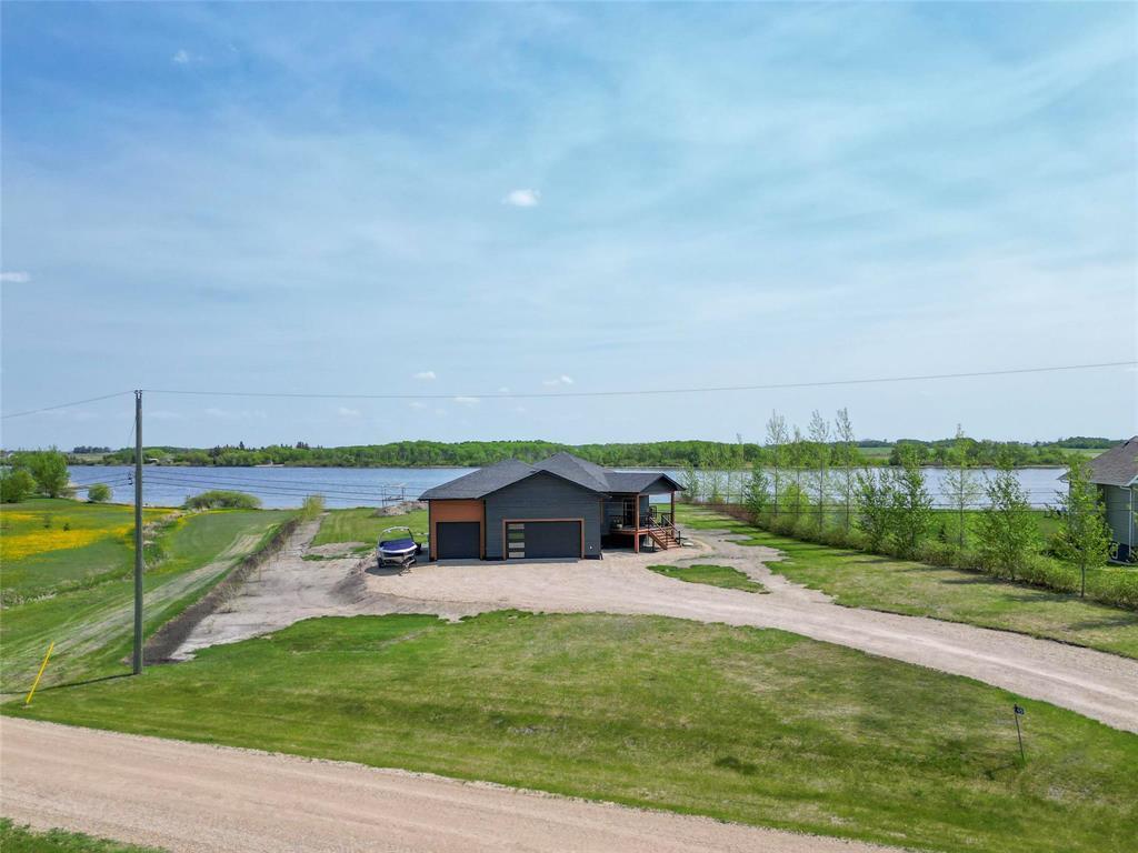 












65 Cooper Road N

,
Shoal Lake,




Manitoba
R0J1Z0


