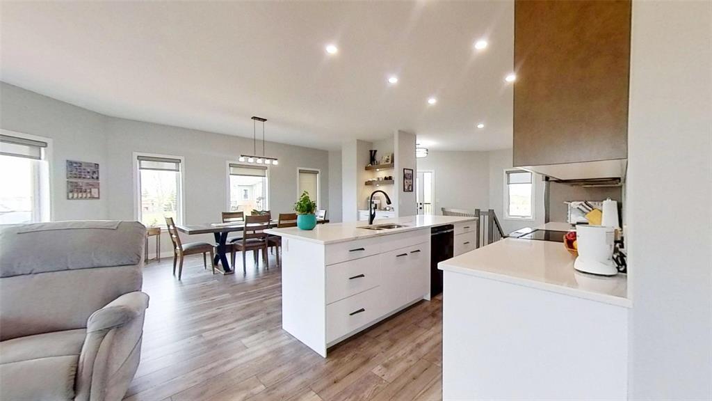 












65 Cooper Road N

,
Shoal Lake,




Manitoba
R0J1Z0

