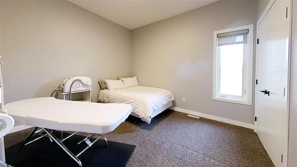 












65 Cooper Road N

,
Shoal Lake,




Manitoba
R0J1Z0

