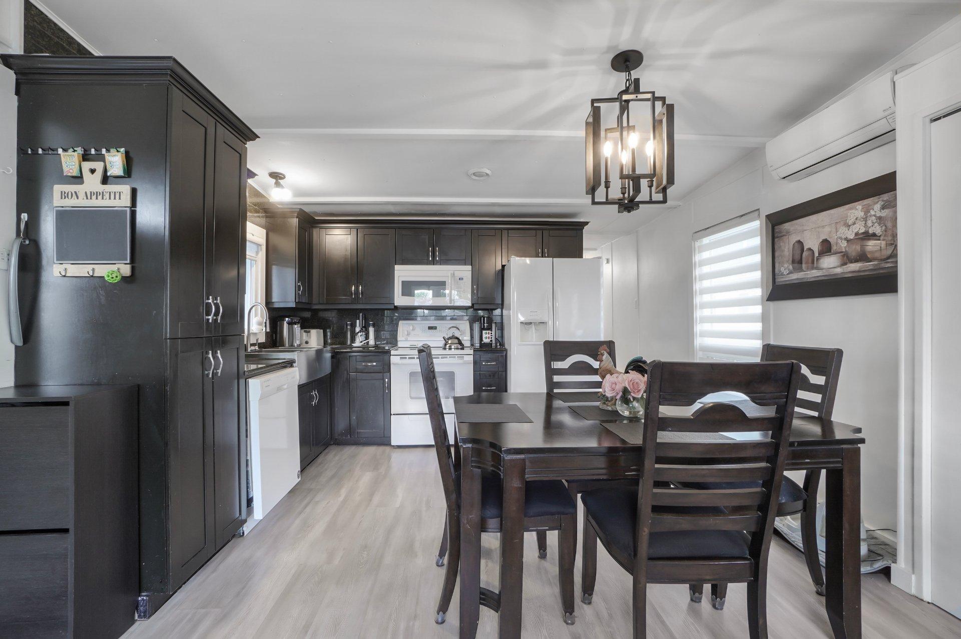 









16000


Rue Wilfrid-Boileau

, R13,
Montréal (L'Île-Bizard/Sainte-Geneviève),




QC
H9H1G6

