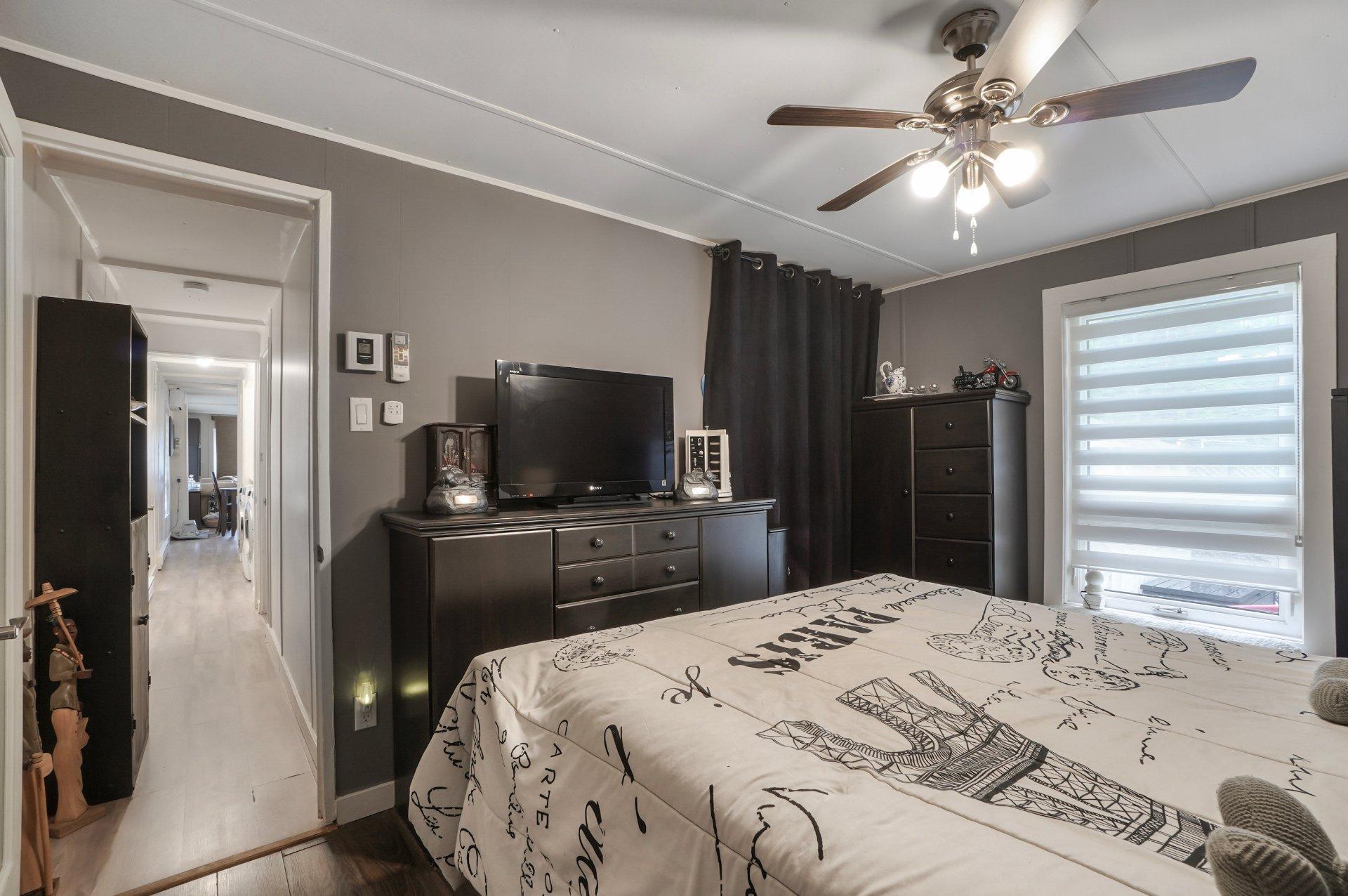 









16000


Rue Wilfrid-Boileau

, R13,
Montréal (L'Île-Bizard/Sainte-Geneviève),




QC
H9H1G6

