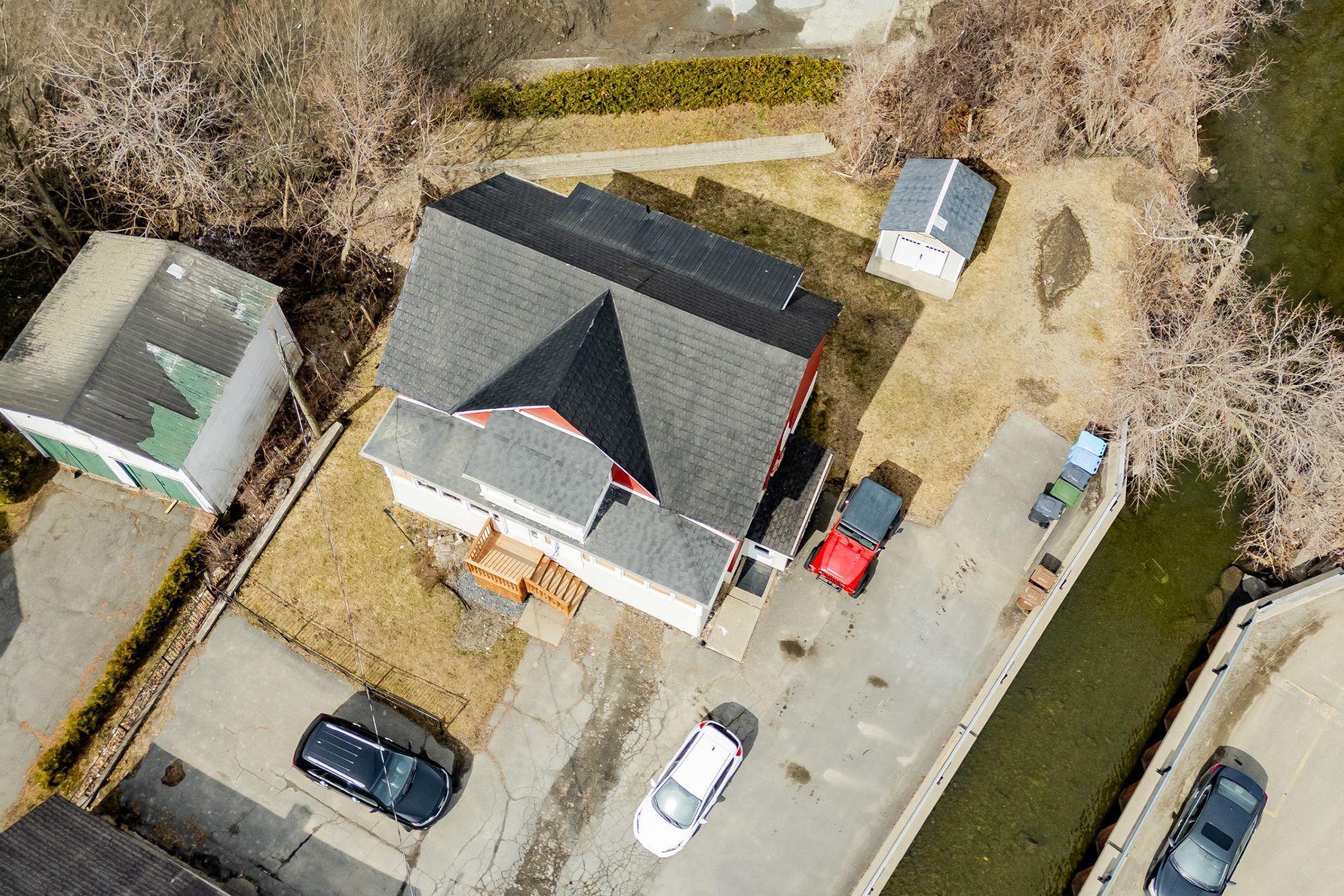 









49


Rue Chartier

,
Coaticook,




QC
J1A1K2

