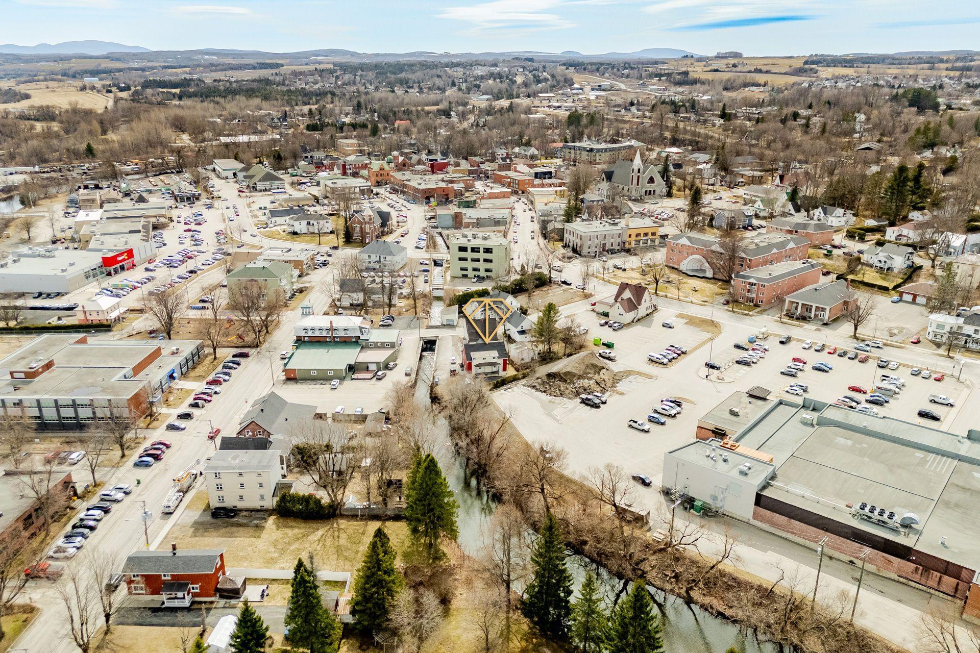 









49


Rue Chartier

,
Coaticook,




QC
J1A1K2

