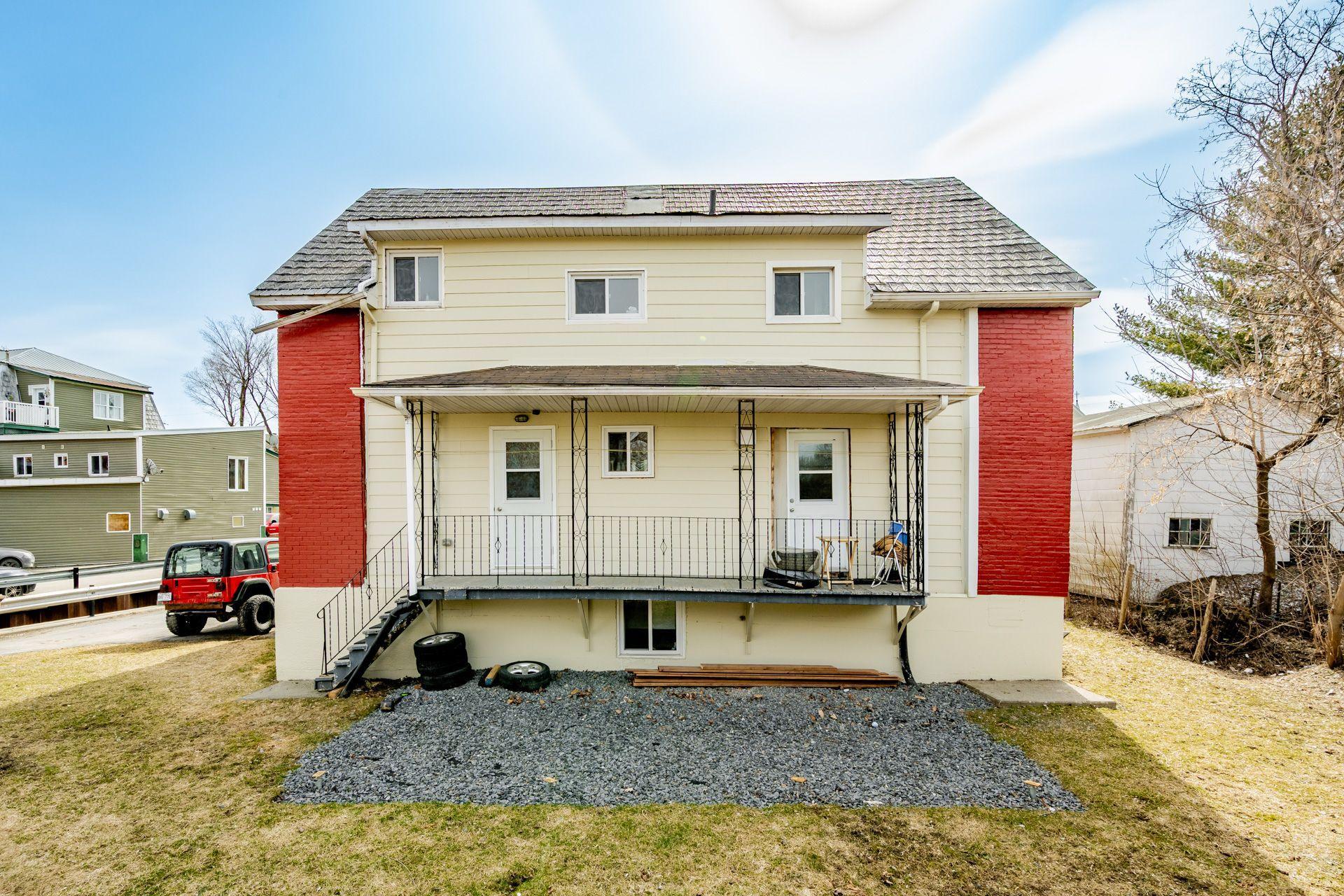 









49


Rue Chartier

,
Coaticook,




QC
J1A1K2

