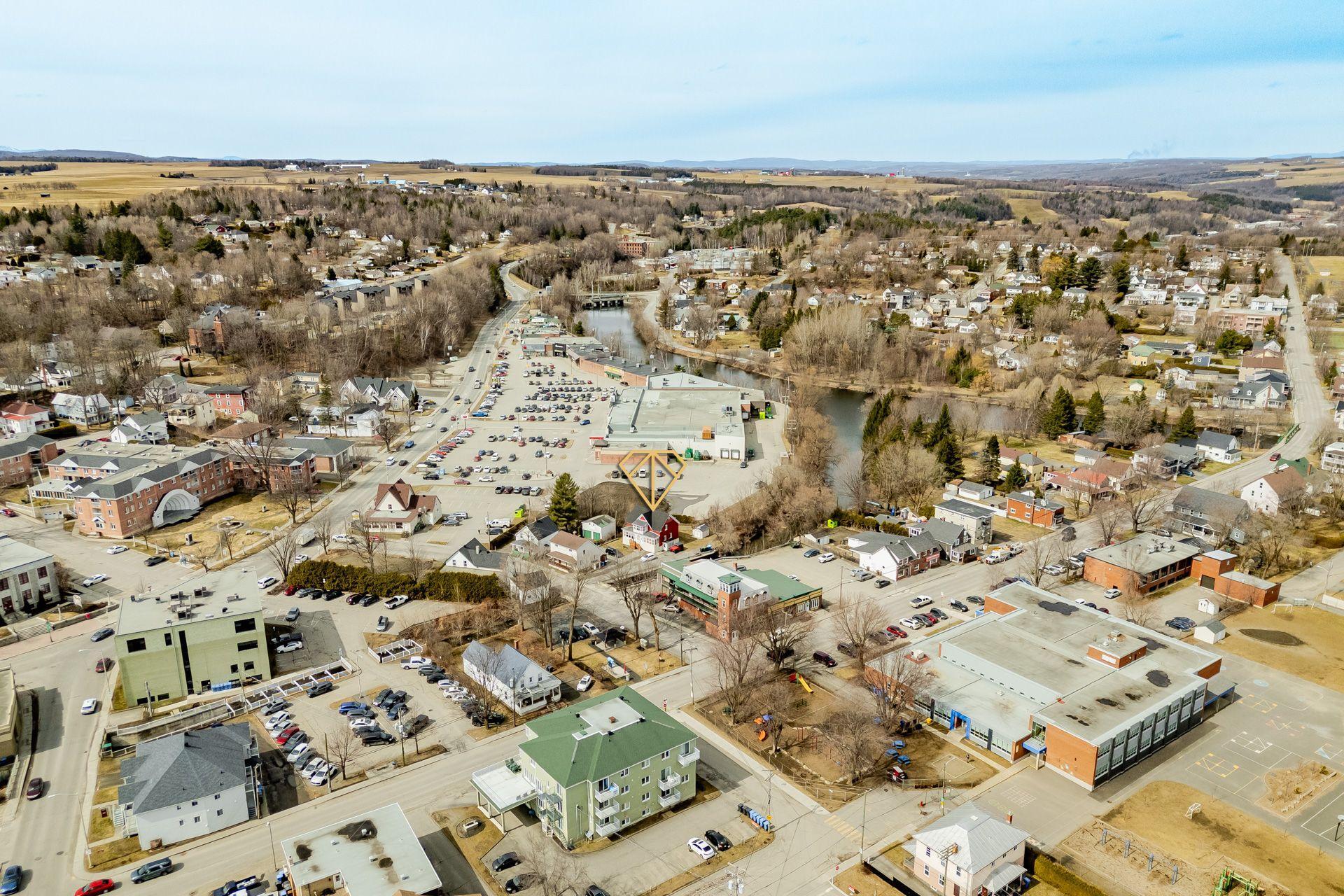 









49


Rue Chartier

,
Coaticook,




QC
J1A1K2

