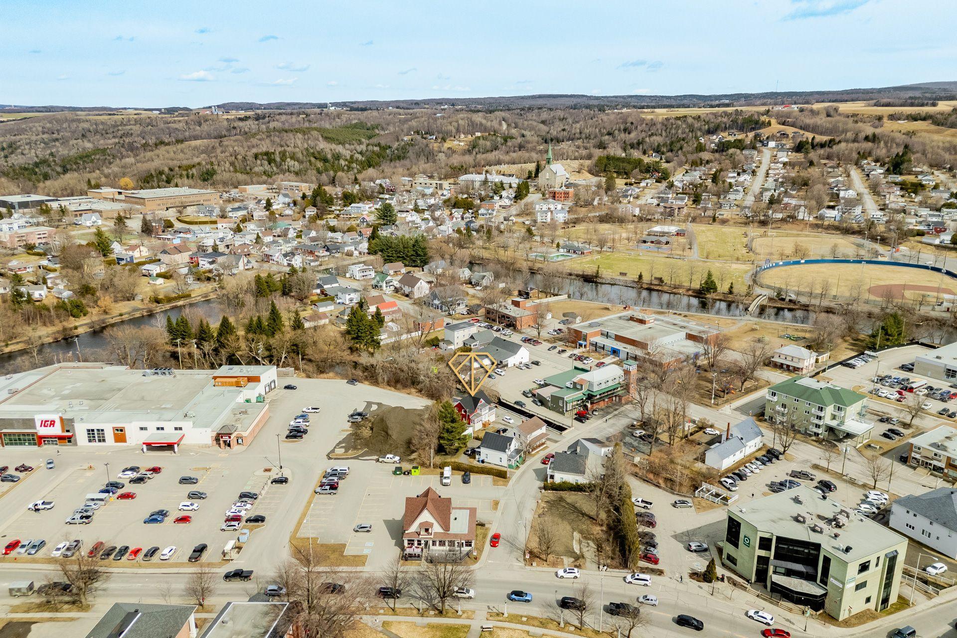 









49


Rue Chartier

,
Coaticook,




QC
J1A1K2

