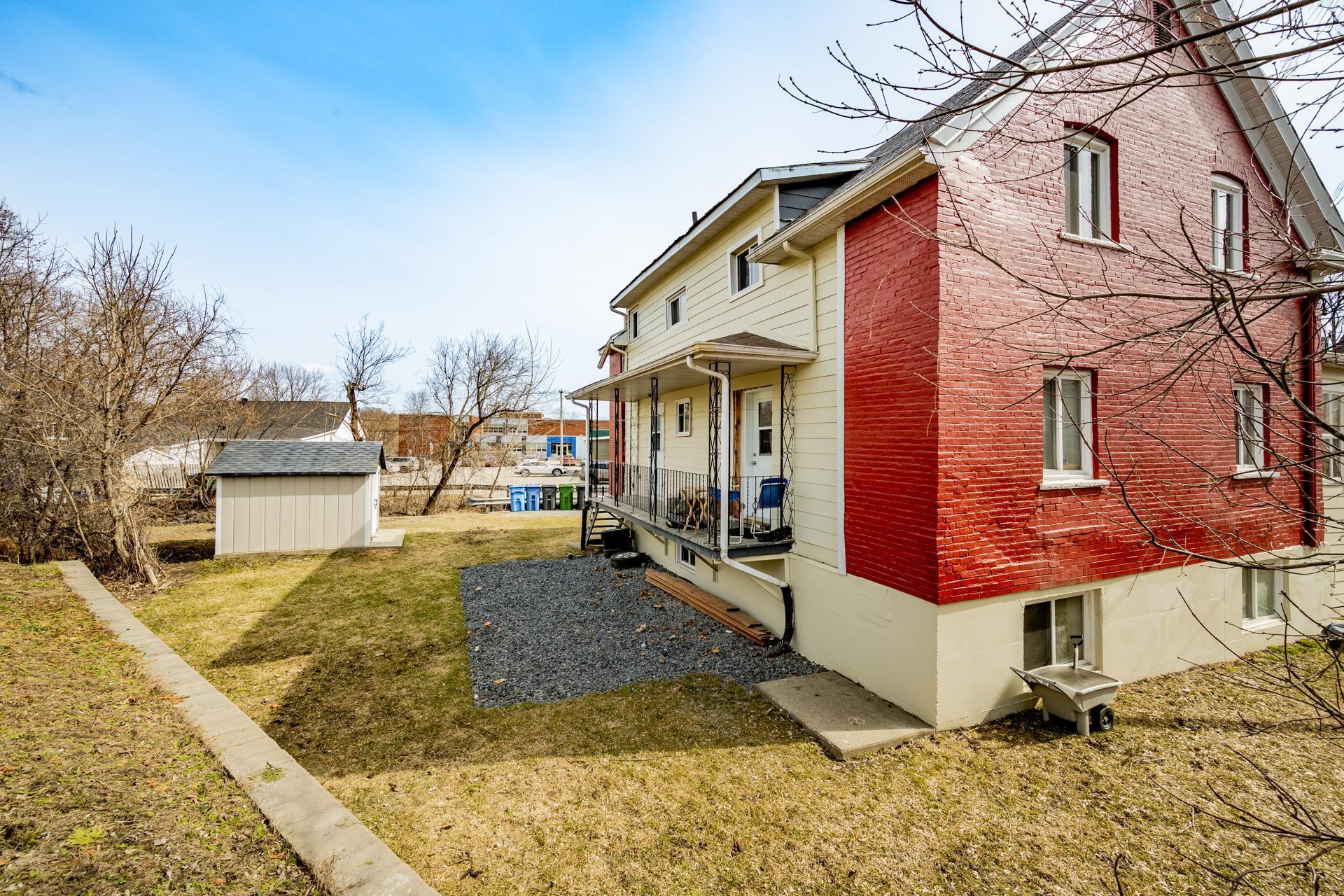 









49


Rue Chartier

,
Coaticook,




QC
J1A1K2


