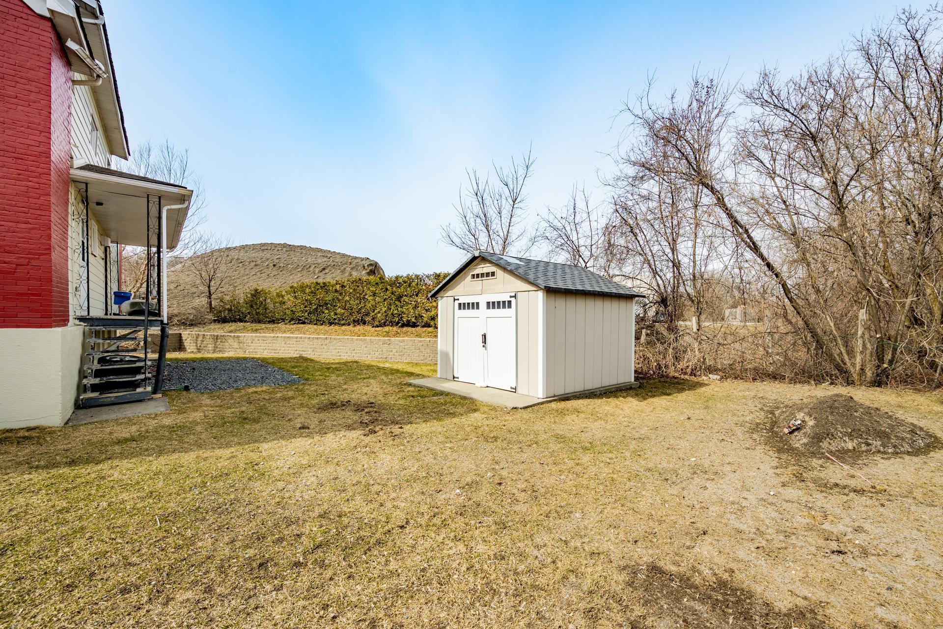 









49


Rue Chartier

,
Coaticook,




QC
J1A1K2

