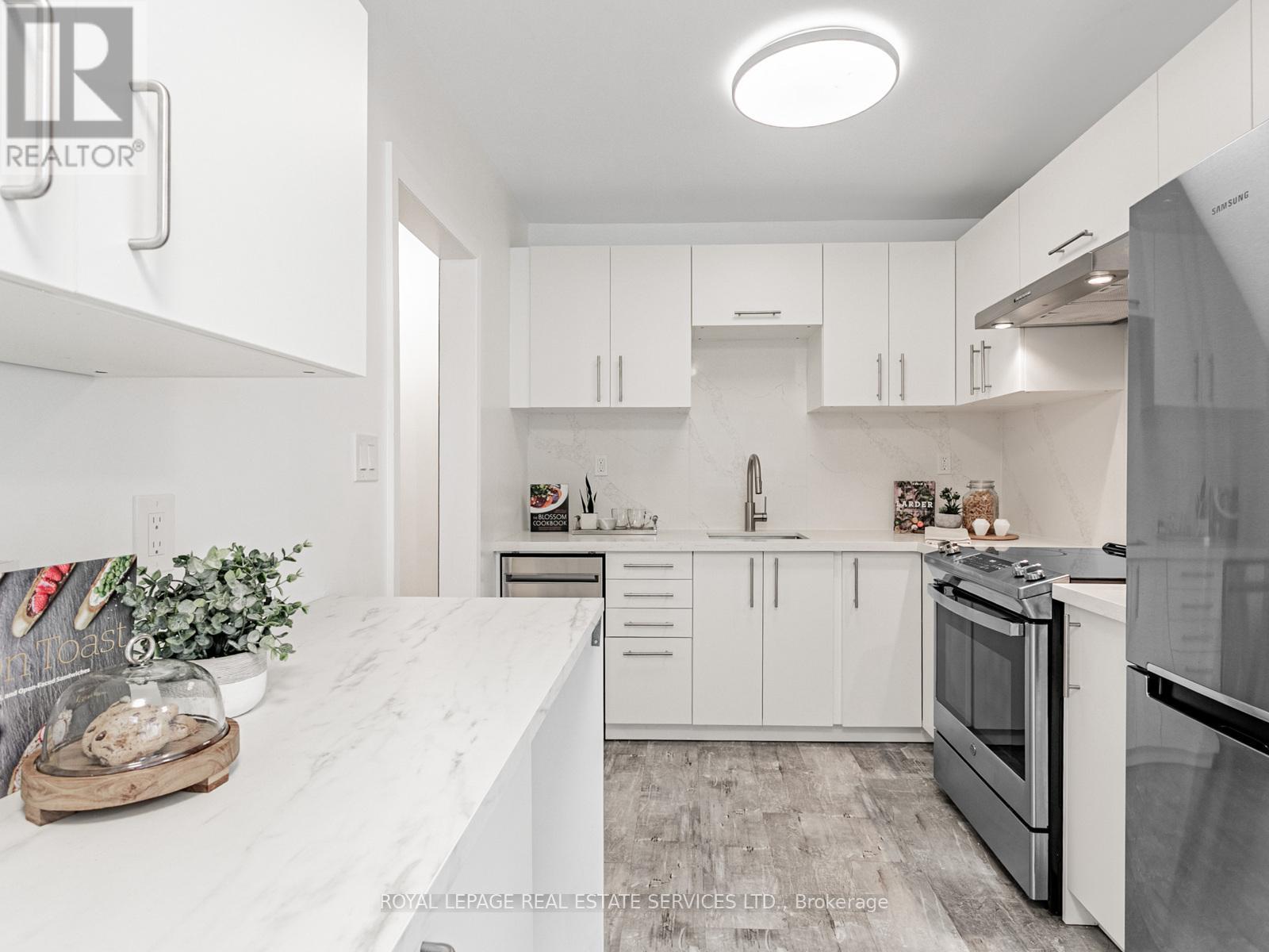 












50 FLORENCE CRESCENT

,
Toronto,




Ontario
M6N4E5

