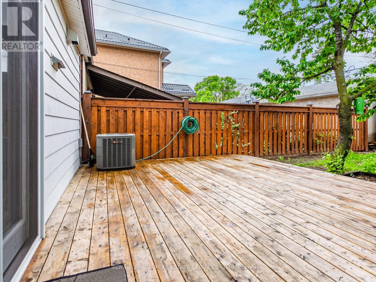












50 FLORENCE CRESCENT

,
Toronto,




Ontario
M6N4E5

