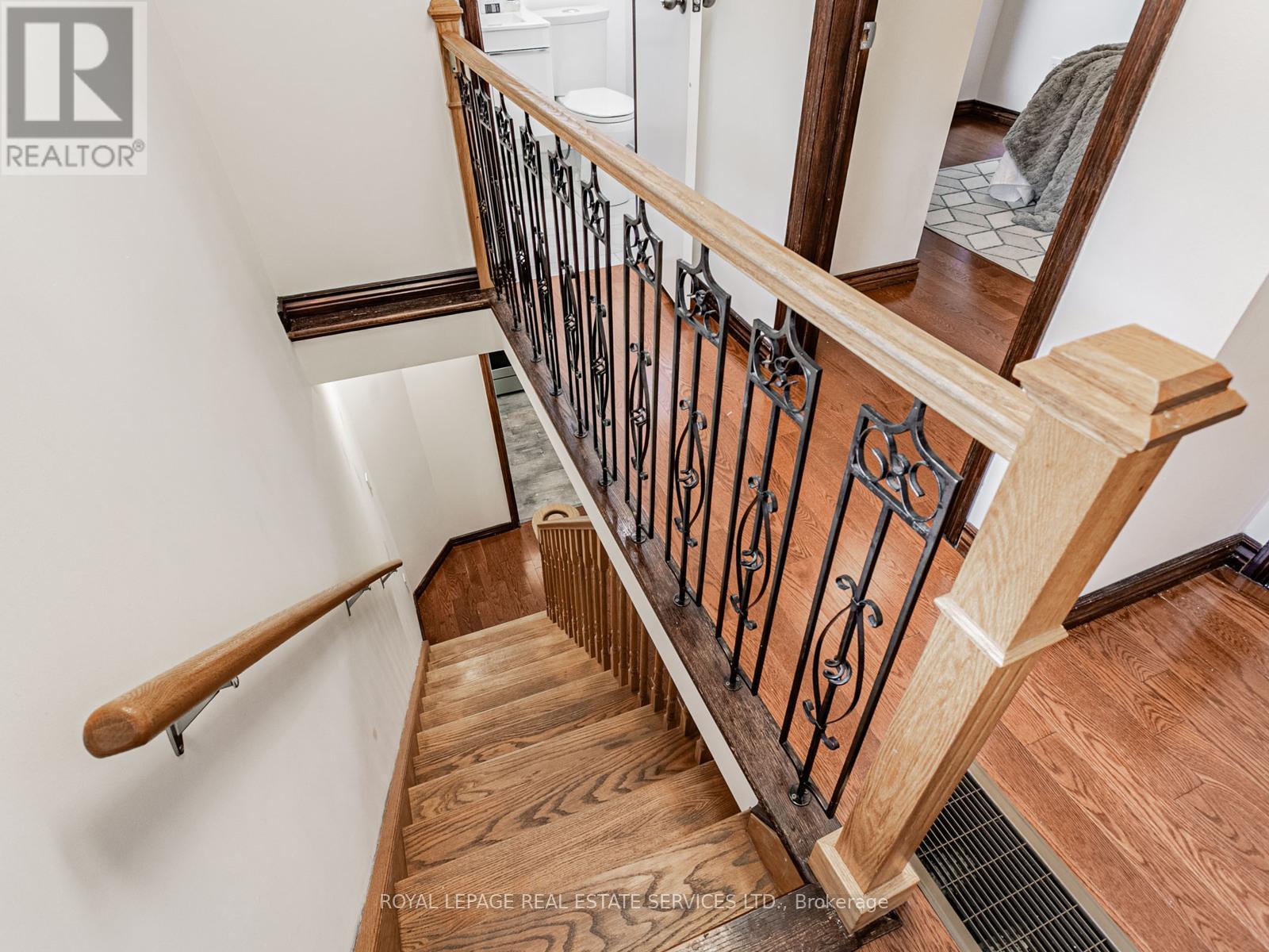 












50 FLORENCE CRESCENT

,
Toronto,




Ontario
M6N4E5

