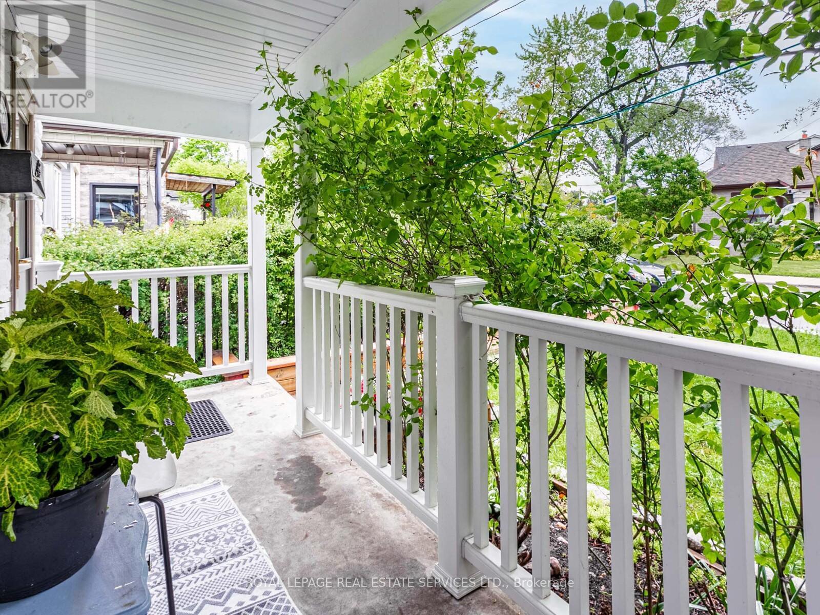 












50 FLORENCE CRESCENT

,
Toronto,




Ontario
M6N4E5

