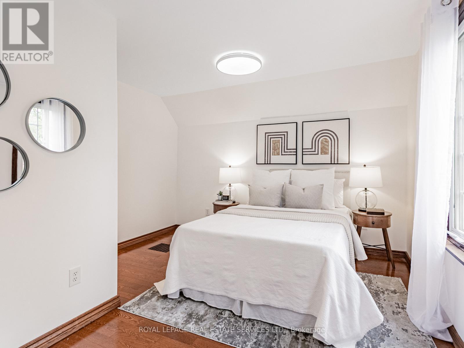 












50 FLORENCE CRESCENT

,
Toronto,




Ontario
M6N4E5

