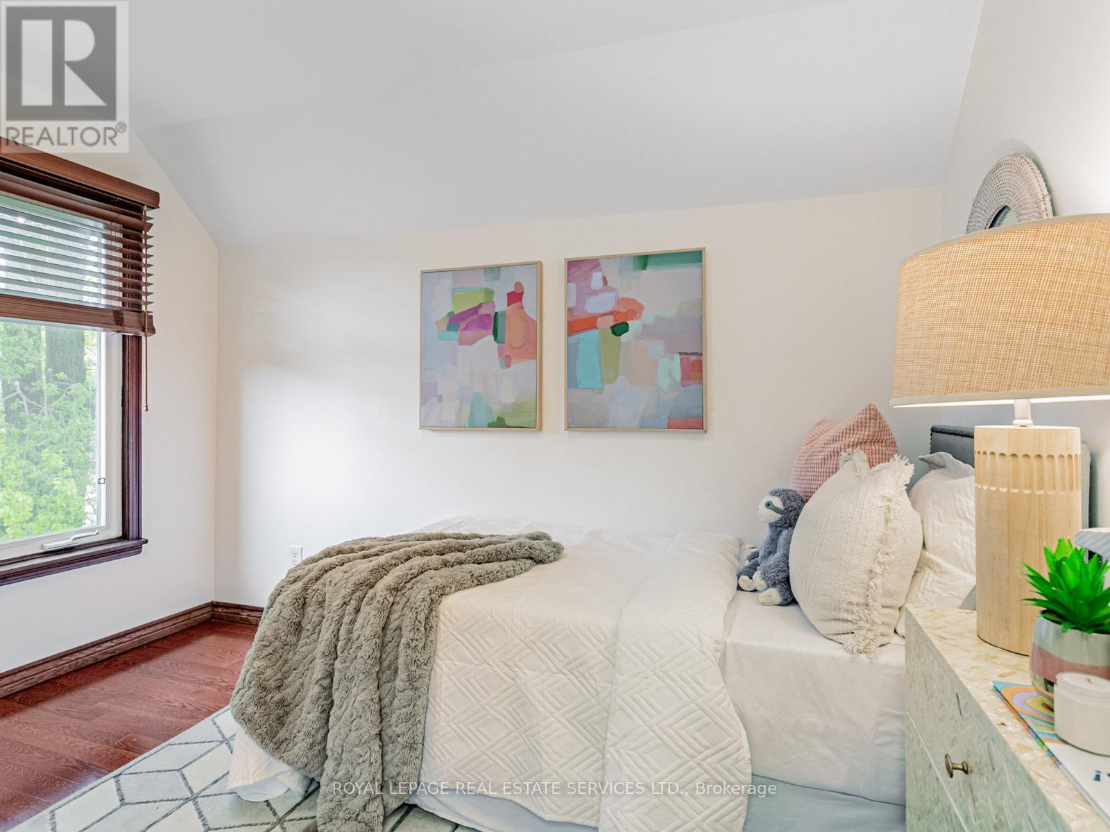 












50 FLORENCE CRESCENT

,
Toronto,




Ontario
M6N4E5


