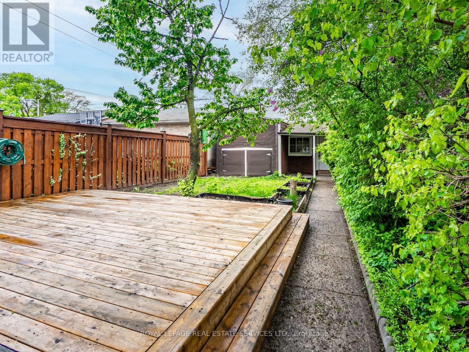 












50 FLORENCE CRESCENT

,
Toronto,




Ontario
M6N4E5

