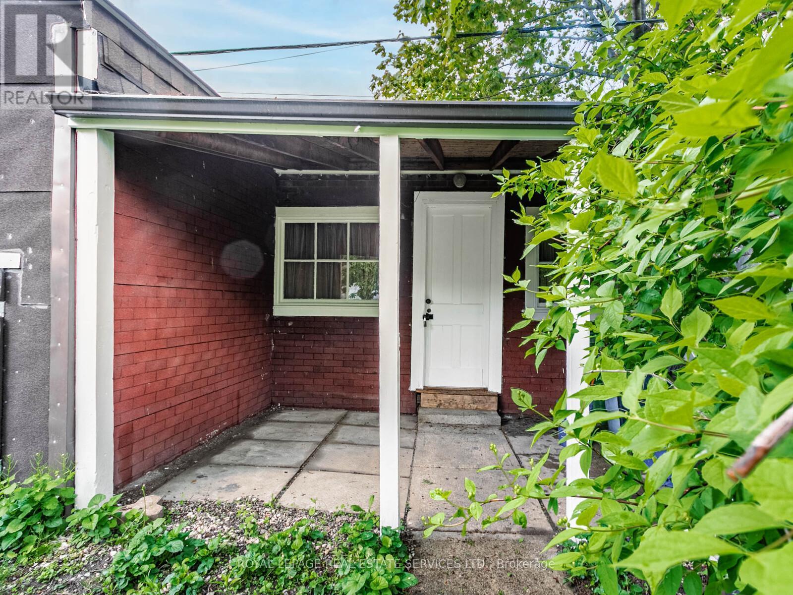 












50 FLORENCE CRESCENT

,
Toronto,




Ontario
M6N4E5

