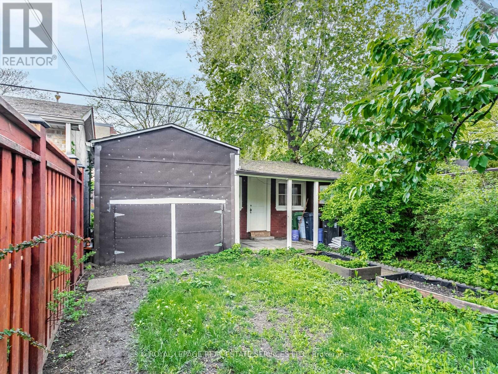 












50 FLORENCE CRESCENT

,
Toronto,




Ontario
M6N4E5


