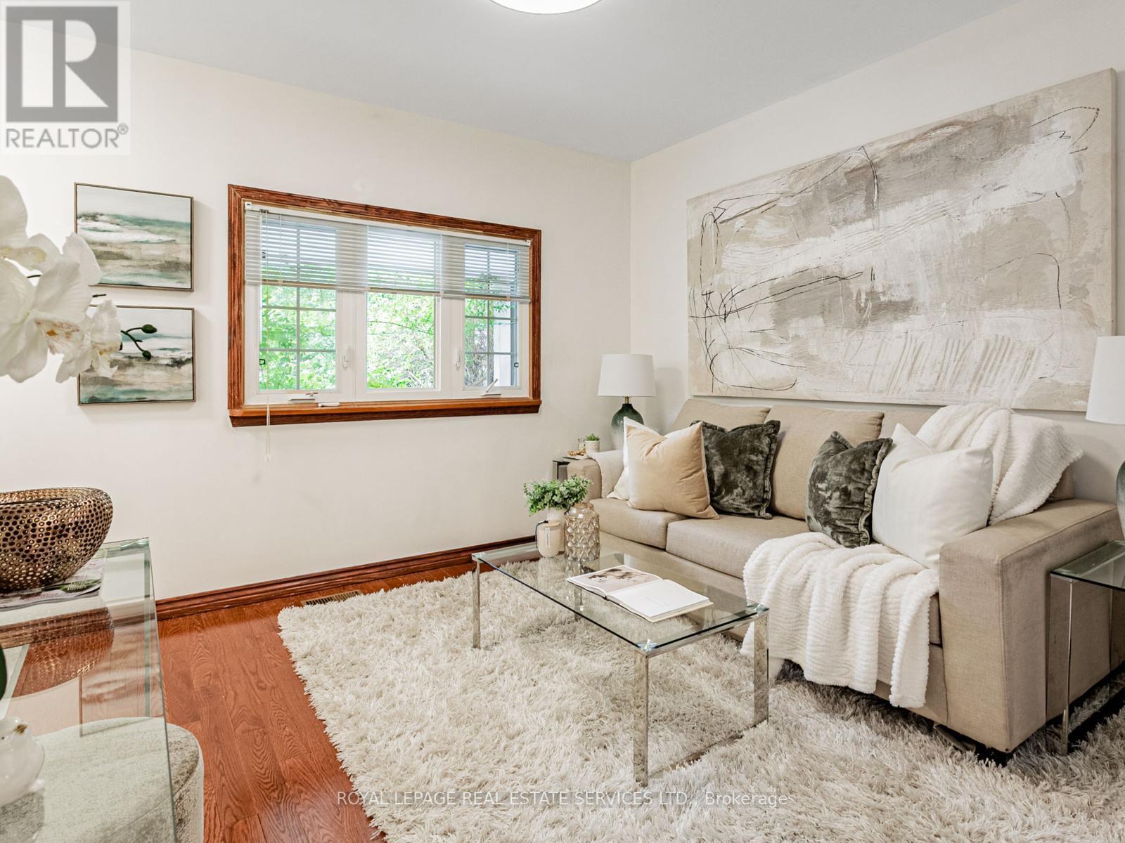 












50 FLORENCE CRESCENT

,
Toronto,




Ontario
M6N4E5

