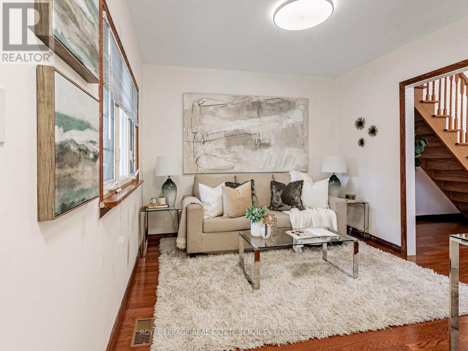 












50 FLORENCE CRESCENT

,
Toronto,




Ontario
M6N4E5

