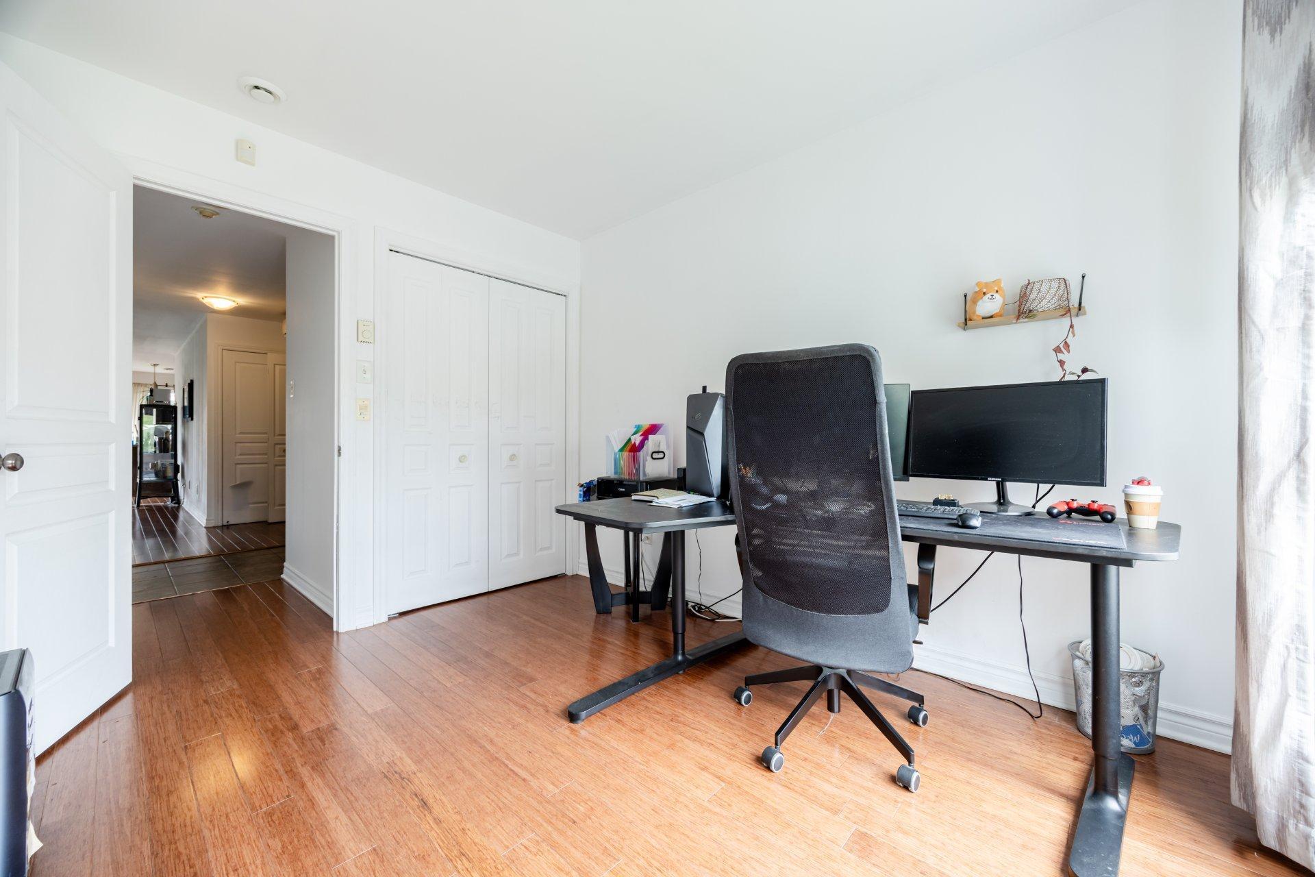 









4595


Ch. des Prairies

, 3,
Brossard,




QC
J4Y0E5

