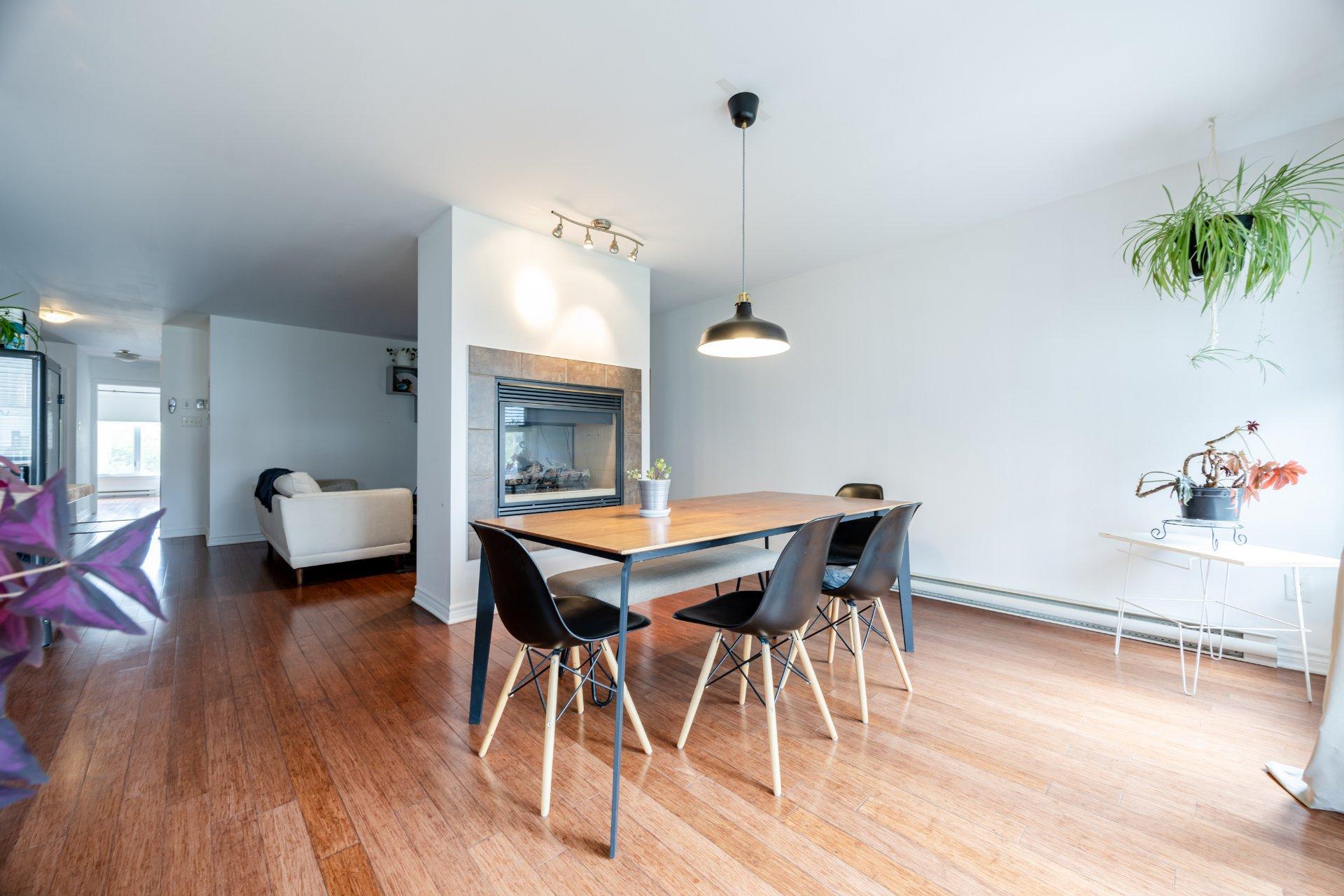 









4595


Ch. des Prairies

, 3,
Brossard,




QC
J4Y0E5

