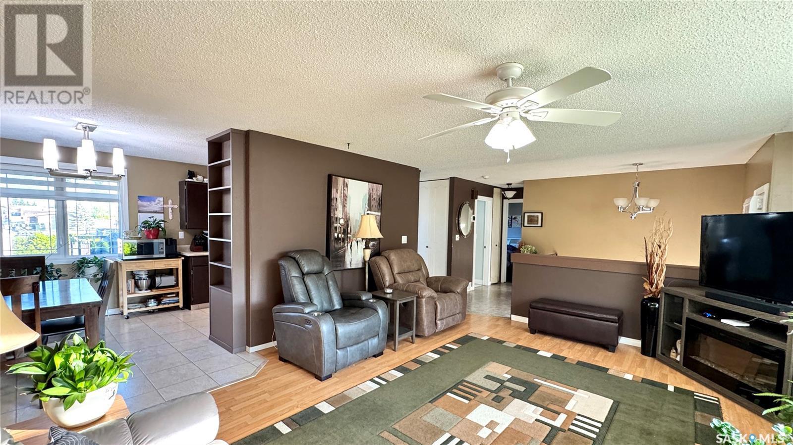 












122 Hamilton STREET

,
Davidson,




Saskatchewan
S0G1A0

