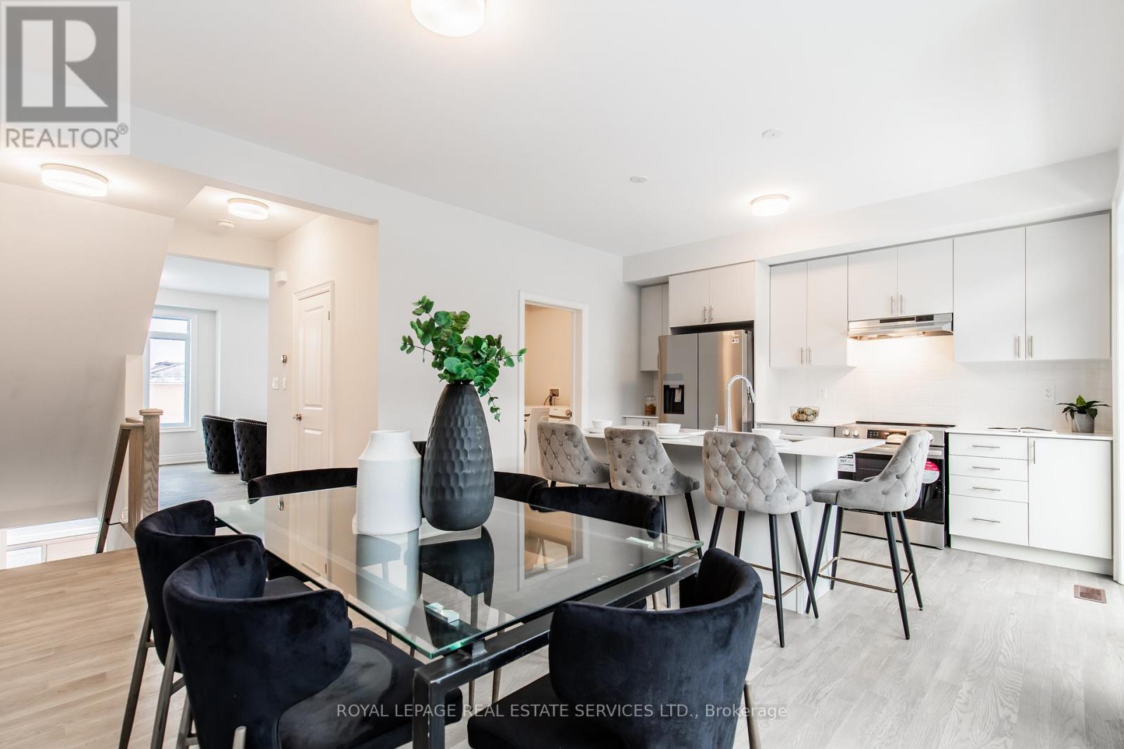 












2733 WESTOAK TRAILS BOULEVARD

,
Oakville,




Ontario
L6M5T1

