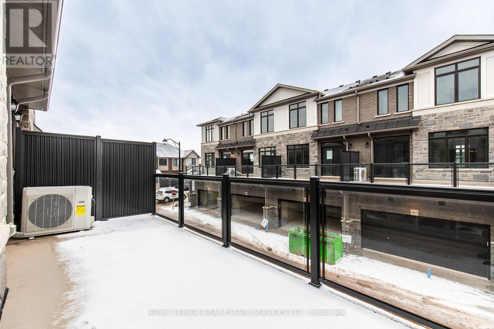 












2733 WESTOAK TRAILS BOULEVARD

,
Oakville,




Ontario
L6M5T1

