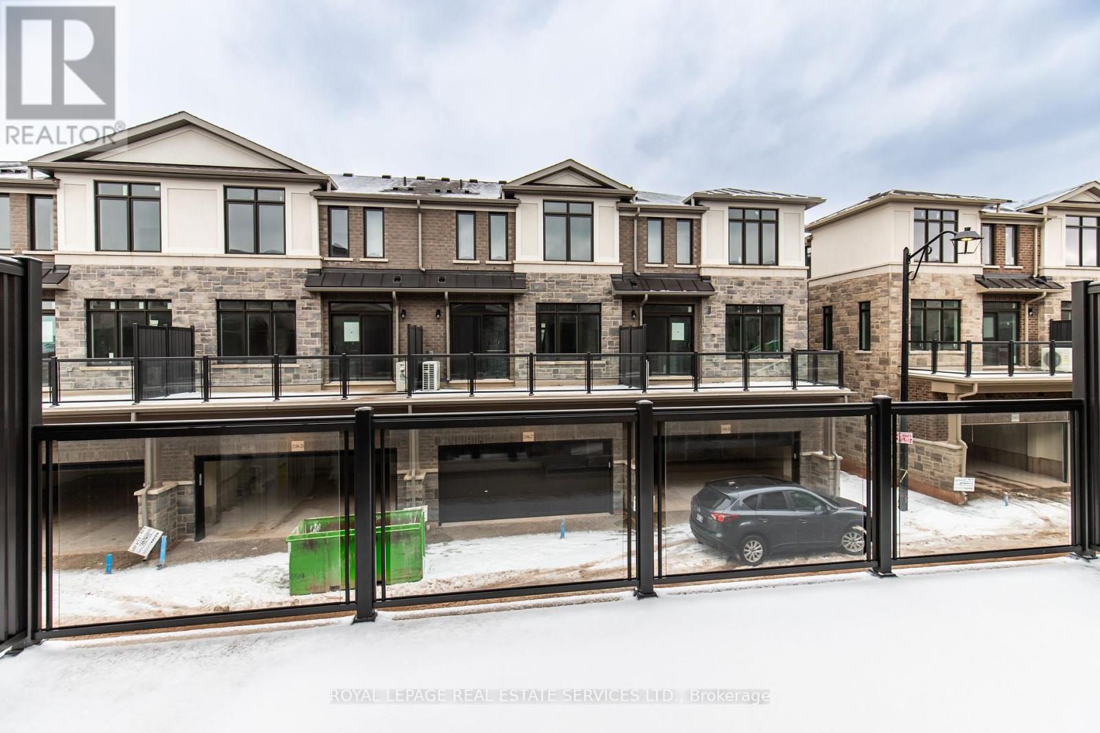 












2733 WESTOAK TRAILS BOULEVARD

,
Oakville,




Ontario
L6M5T1

