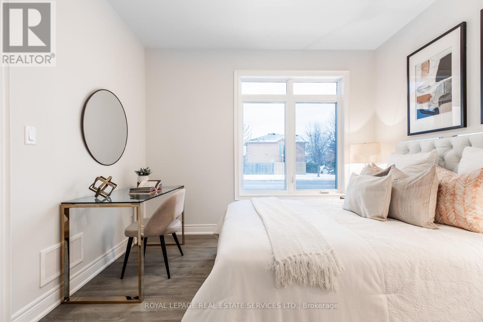 












2733 WESTOAK TRAILS BOULEVARD

,
Oakville,




Ontario
L6M5T1

