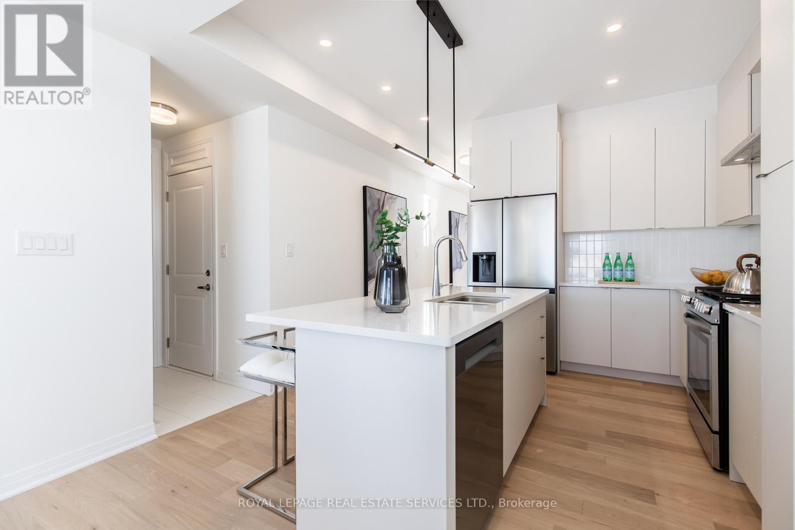 












3300 MARINER PASSAGE

,
Oakville,




Ontario
L6M5S6

