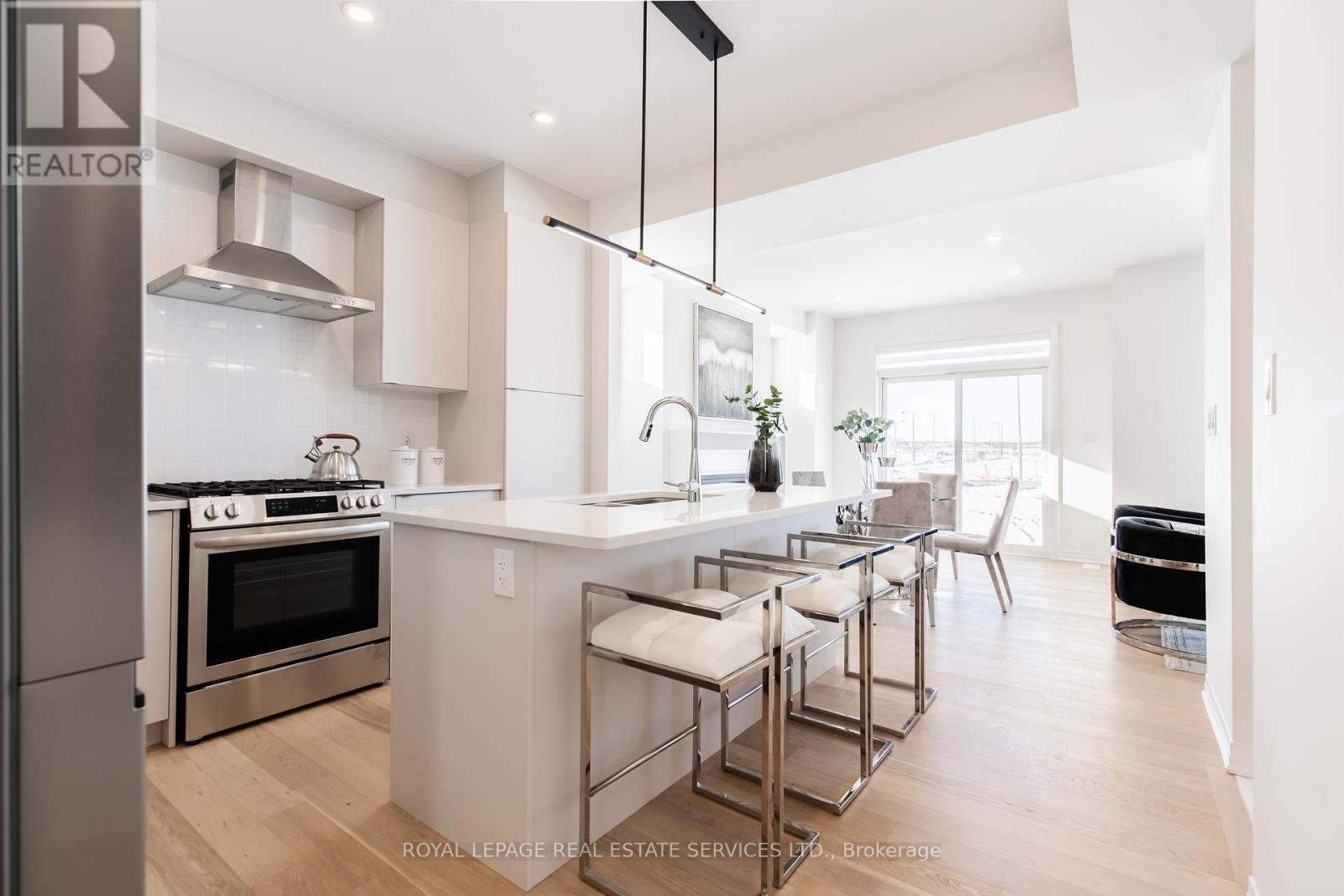 












3300 MARINER PASSAGE

,
Oakville,




Ontario
L6M5S6

