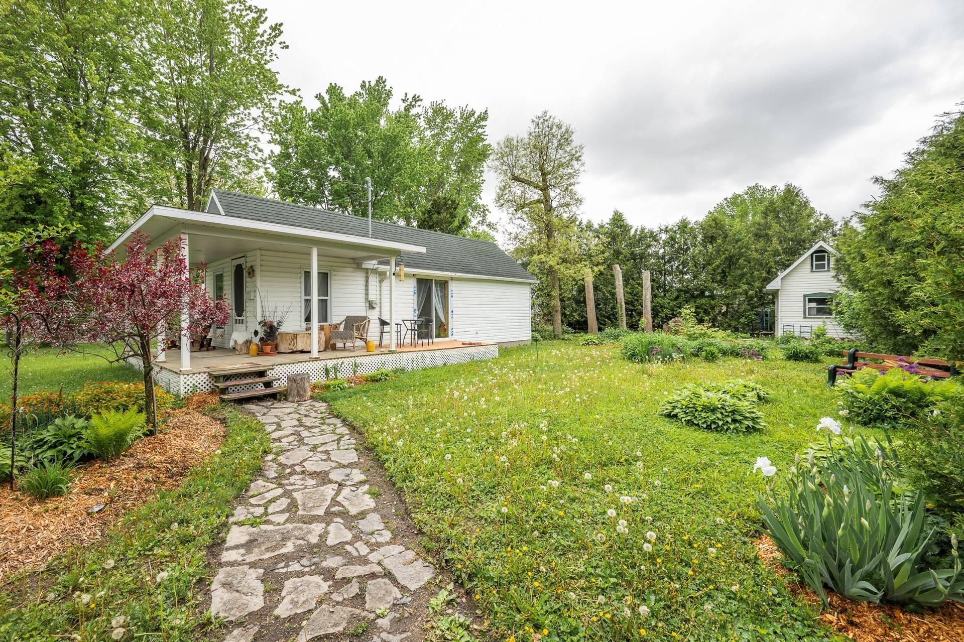 









200


Rue Harris

,
Saint-Jean-sur-Richelieu,




QC
J3B4N6

