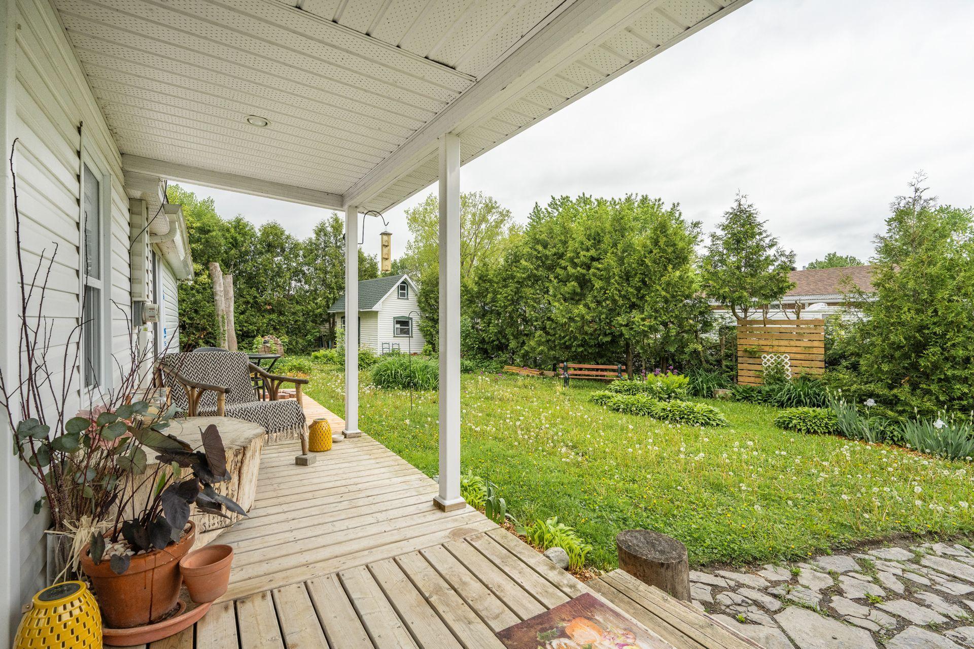 









200


Rue Harris

,
Saint-Jean-sur-Richelieu,




QC
J3B4N6

