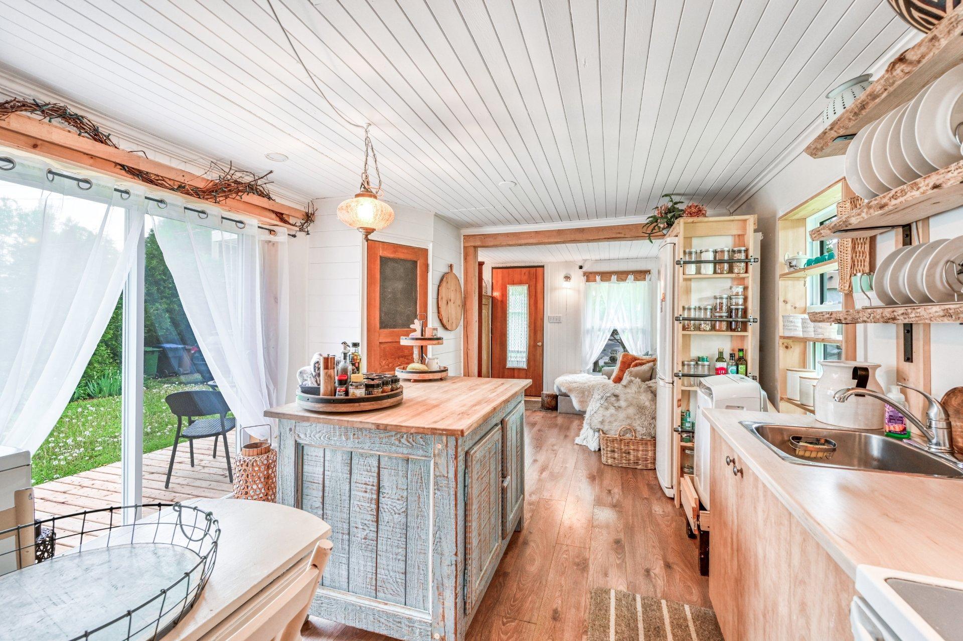 









200


Rue Harris

,
Saint-Jean-sur-Richelieu,




QC
J3B4N6

