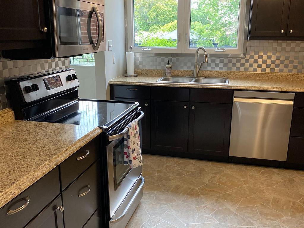 









35


Aintree

Crescent,
Brampton,




ON
L6T 2T2

