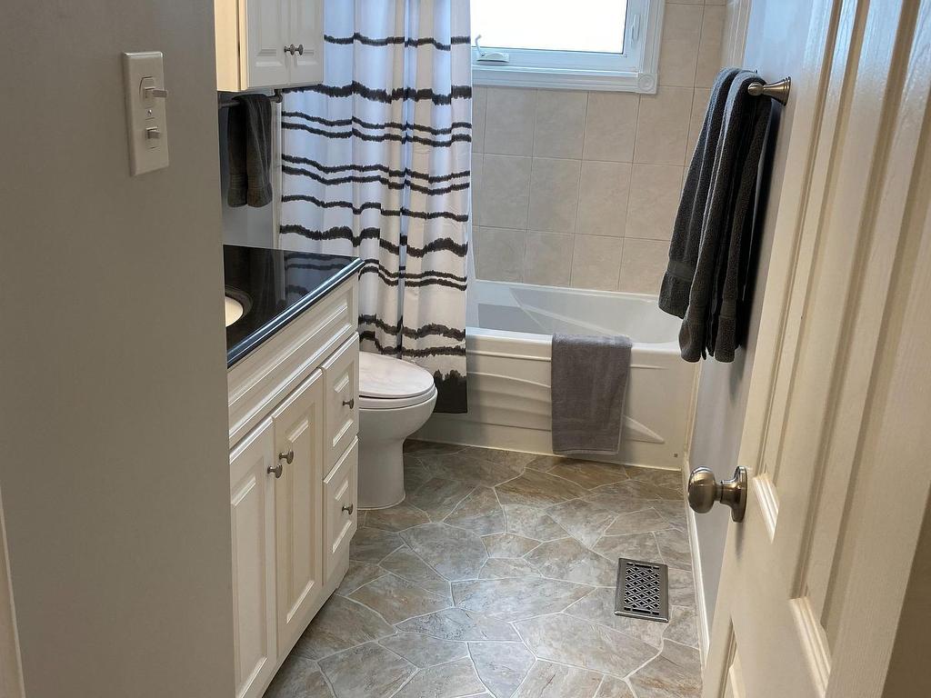 









35


Aintree

Crescent,
Brampton,




ON
L6T 2T2

