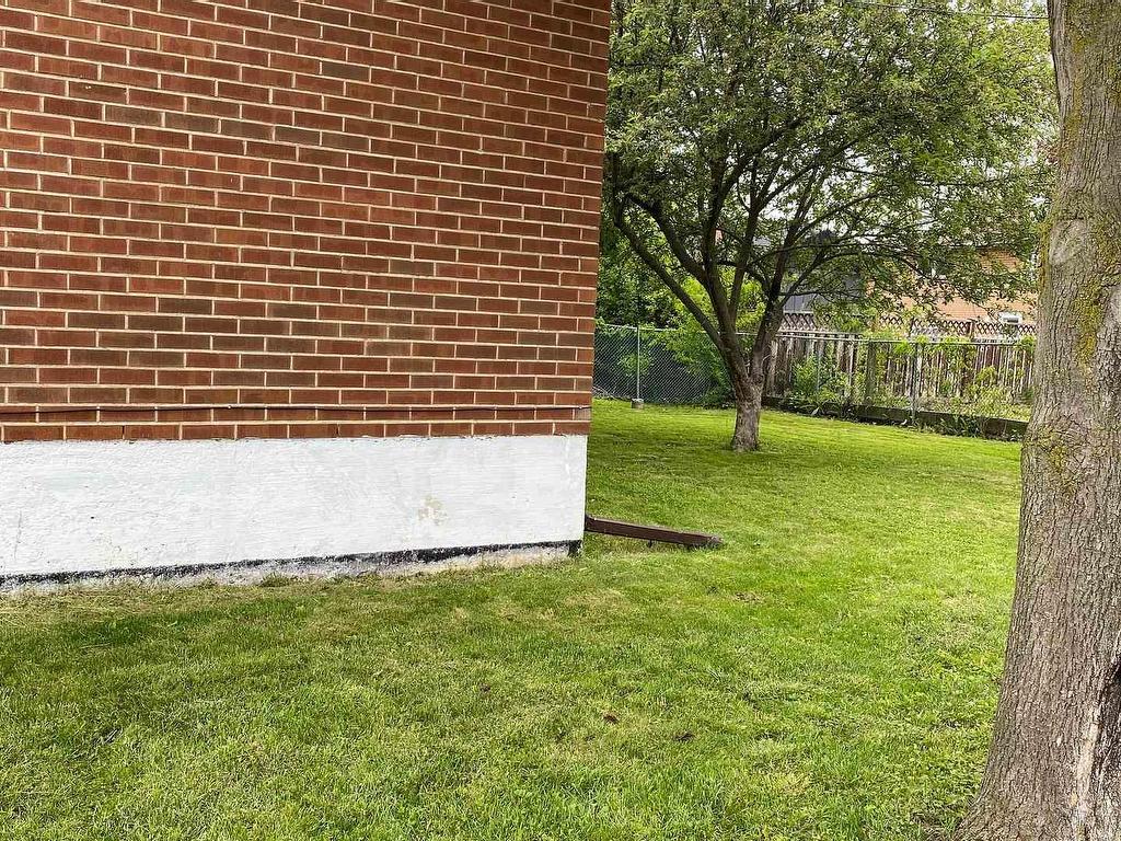 









35


Aintree

Crescent,
Brampton,




ON
L6T 2T2

