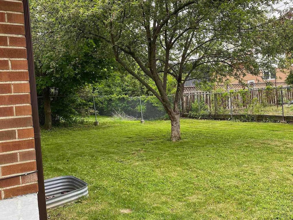 









35


Aintree

Crescent,
Brampton,




ON
L6T 2T2

