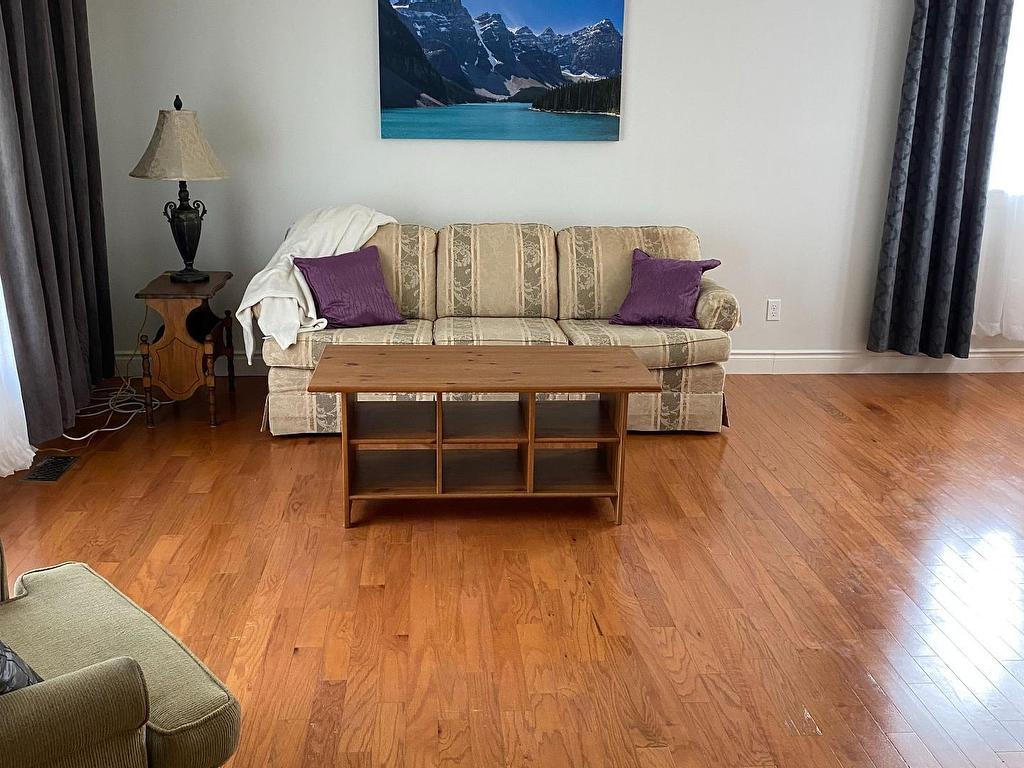 









35


Aintree

Crescent,
Brampton,




ON
L6T 2T2

